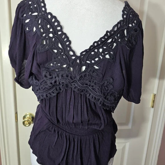 Free People "Sweet Roses" Lace Crochet Pullover Blouse. - Picture 6 of 9